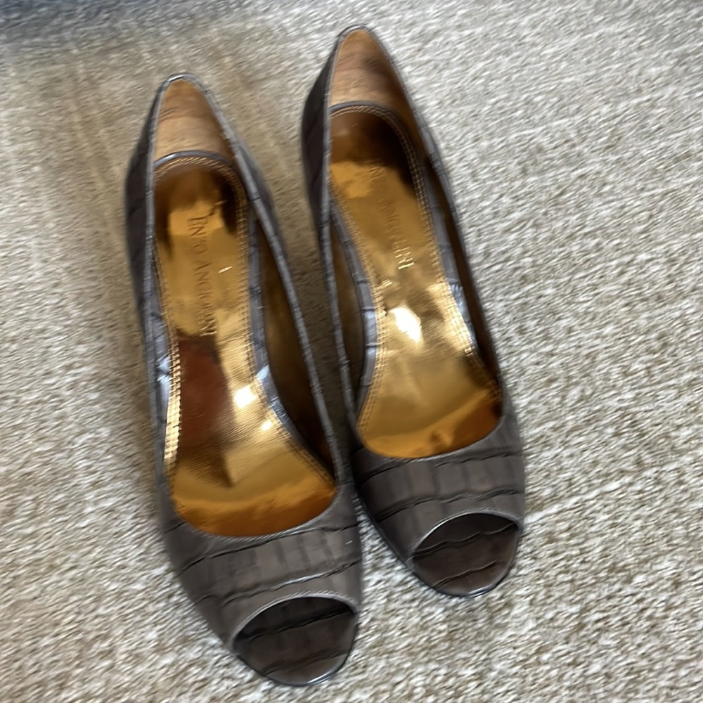 Enzo Angiolini Grey Peep Toe Heels, Alligator Leather, Gray Heels, size 6.5 - Picture 2 of 9